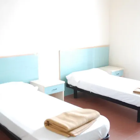 بيت شباب Il Chiostro And *