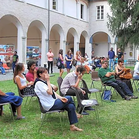 بيت شباب Il Chiostro And أليساندريا