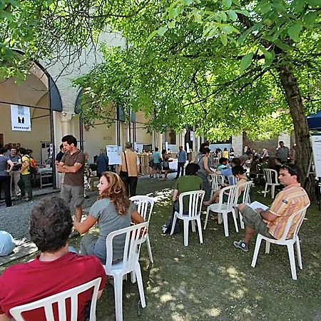 Il Chiostro And بيت شباب *
